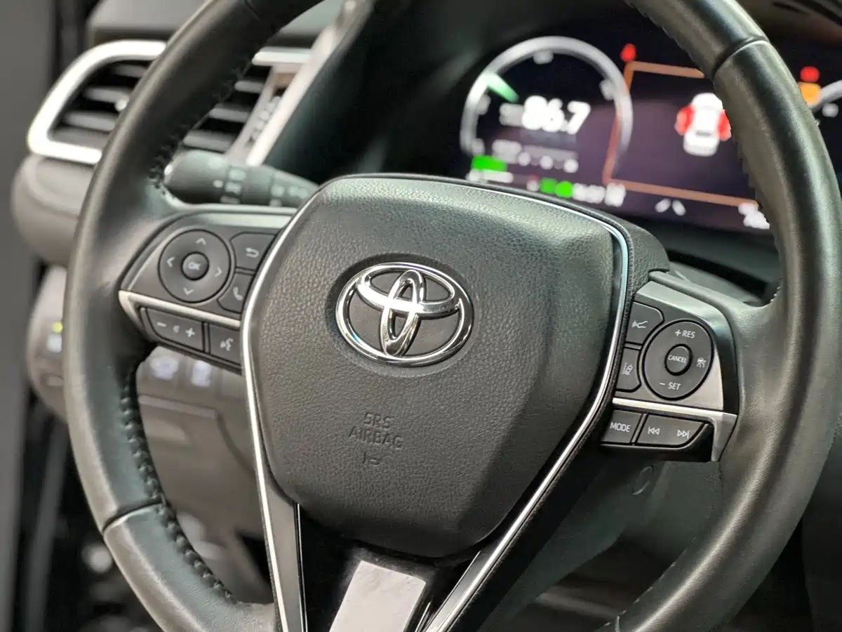 Toyota Camry 2021 Hybrid 2.5HS Fashion Edition фото 15