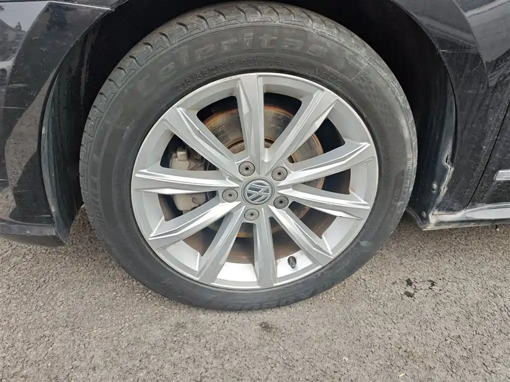 Volkswagen Passat 2017 330TSI DSG Prestige фото 25