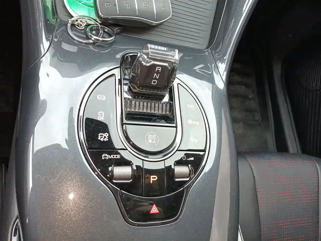 BYD E2