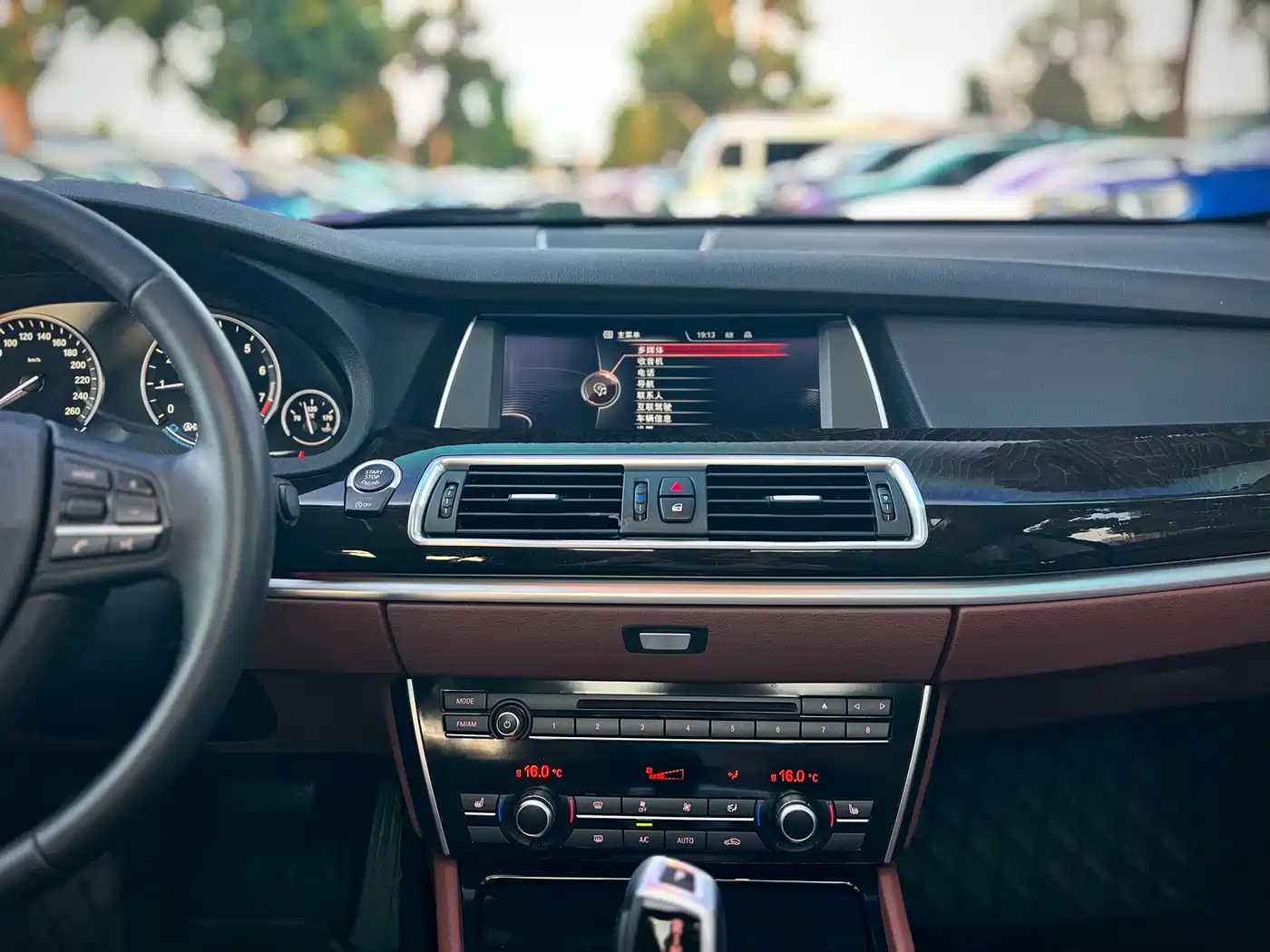 BMW 5 Series GT 2016 2015 528i Leading