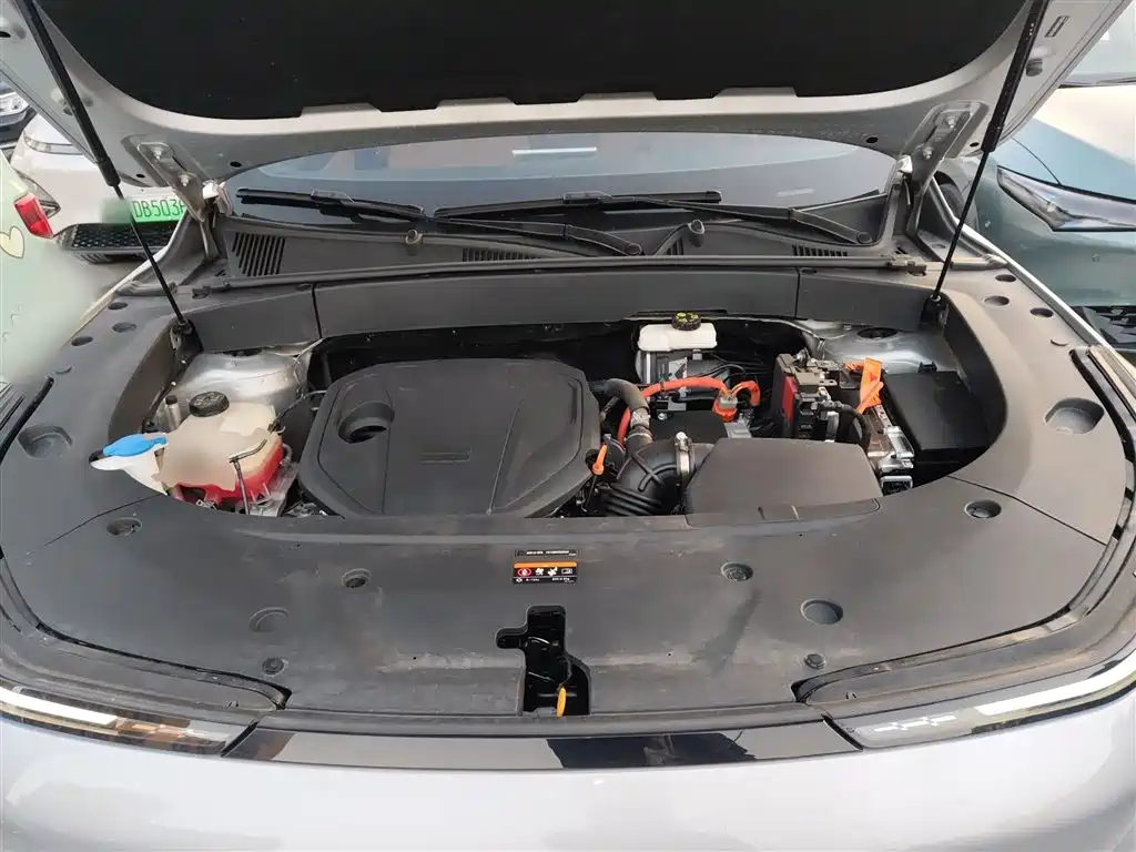 Geely Galaxy Galaxy L7 2025 EM-i 115km Explorer+ Edition фото 20