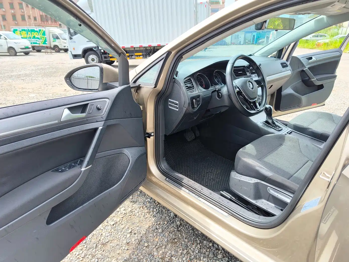 Volkswagen Golf 2016 230TSI Automatic Comfort фото 10