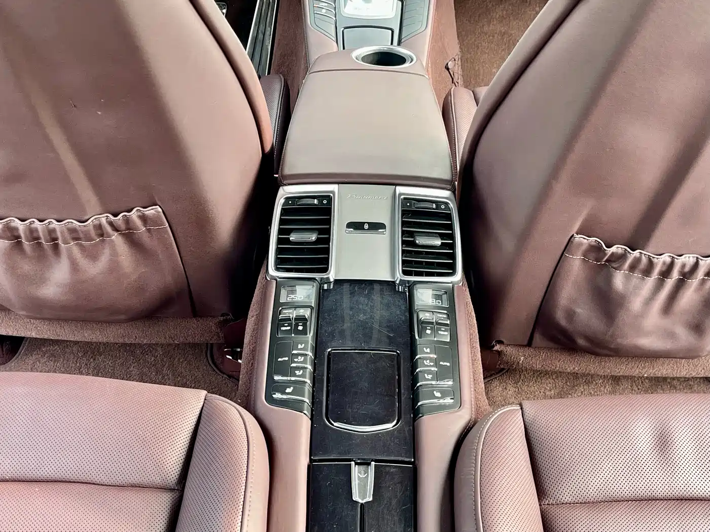 Porsche Panamera 2014 Panamera 4 3.0T фото 9