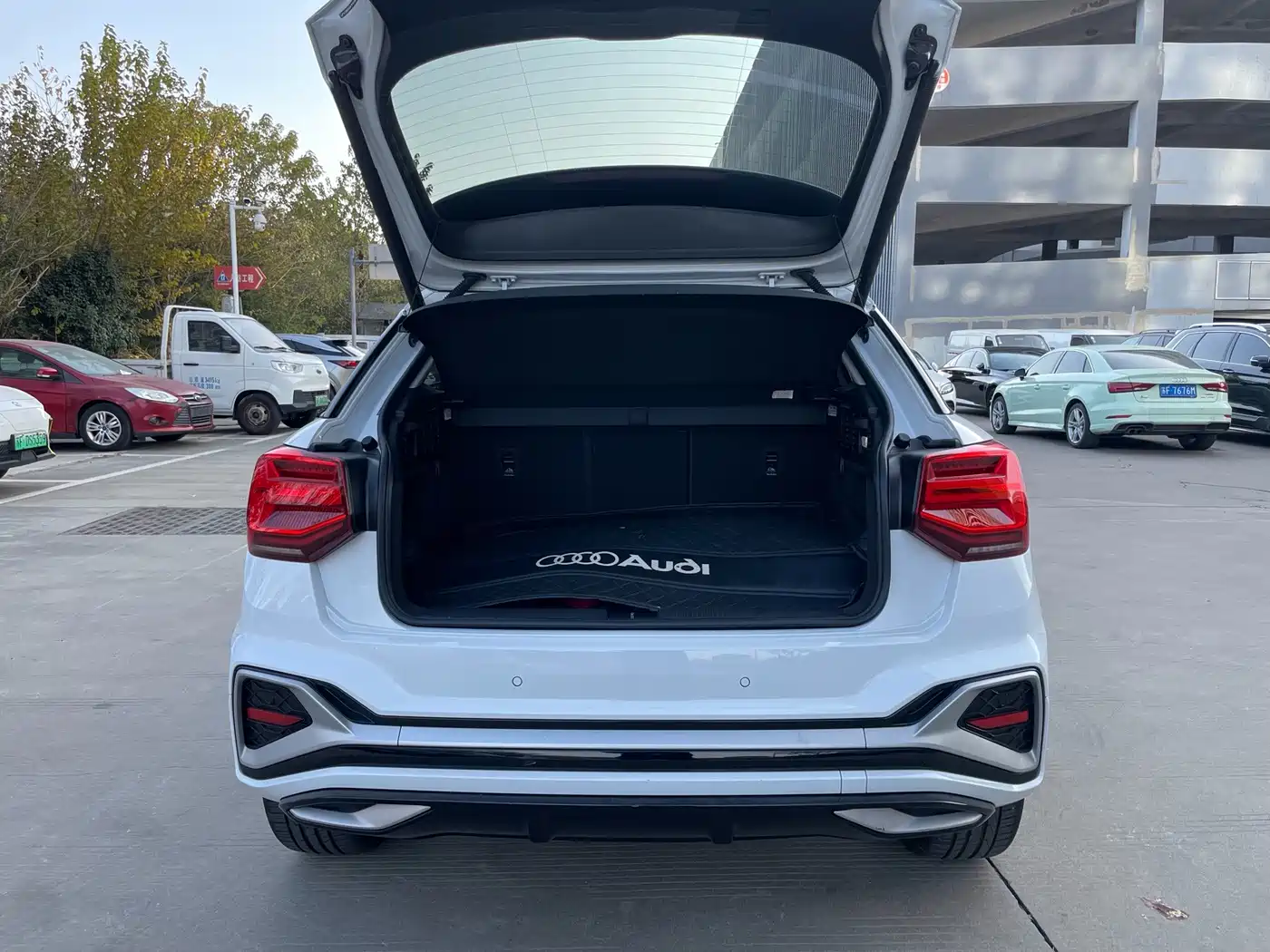 Фото 15 - Audi Q2L