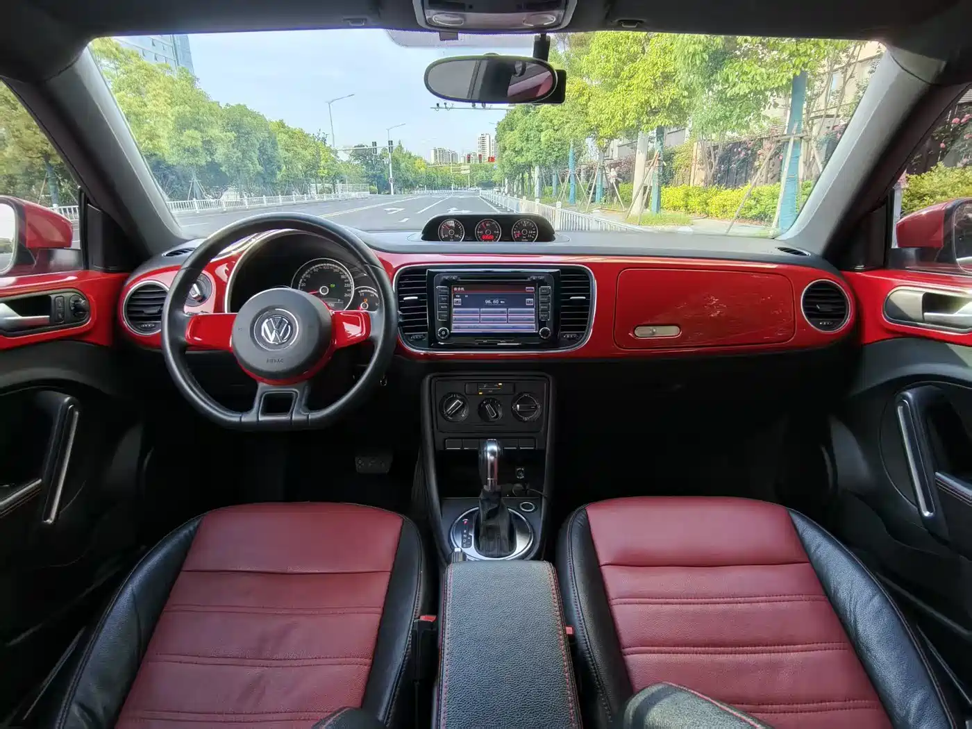 Volkswagen Beetle 2013 1.2TSI Fashion фото 6