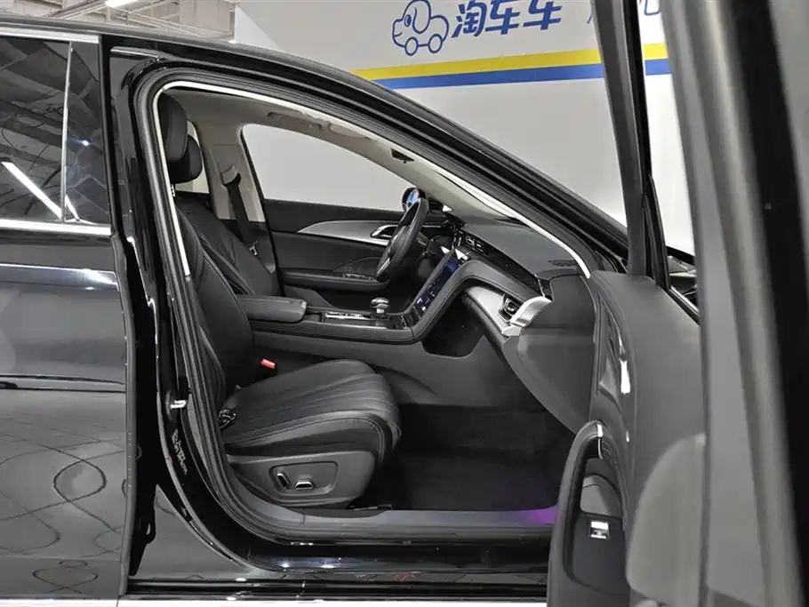 Hongqi H5 2024 1.5T DCT Smart Connect Flag Rhythm Edition фото 8