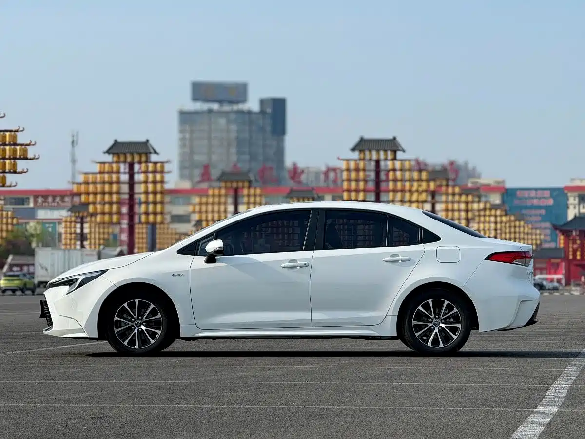 Toyota Levin 2024 Smart Hybrid 1.8L Luxury Edition фото 5
