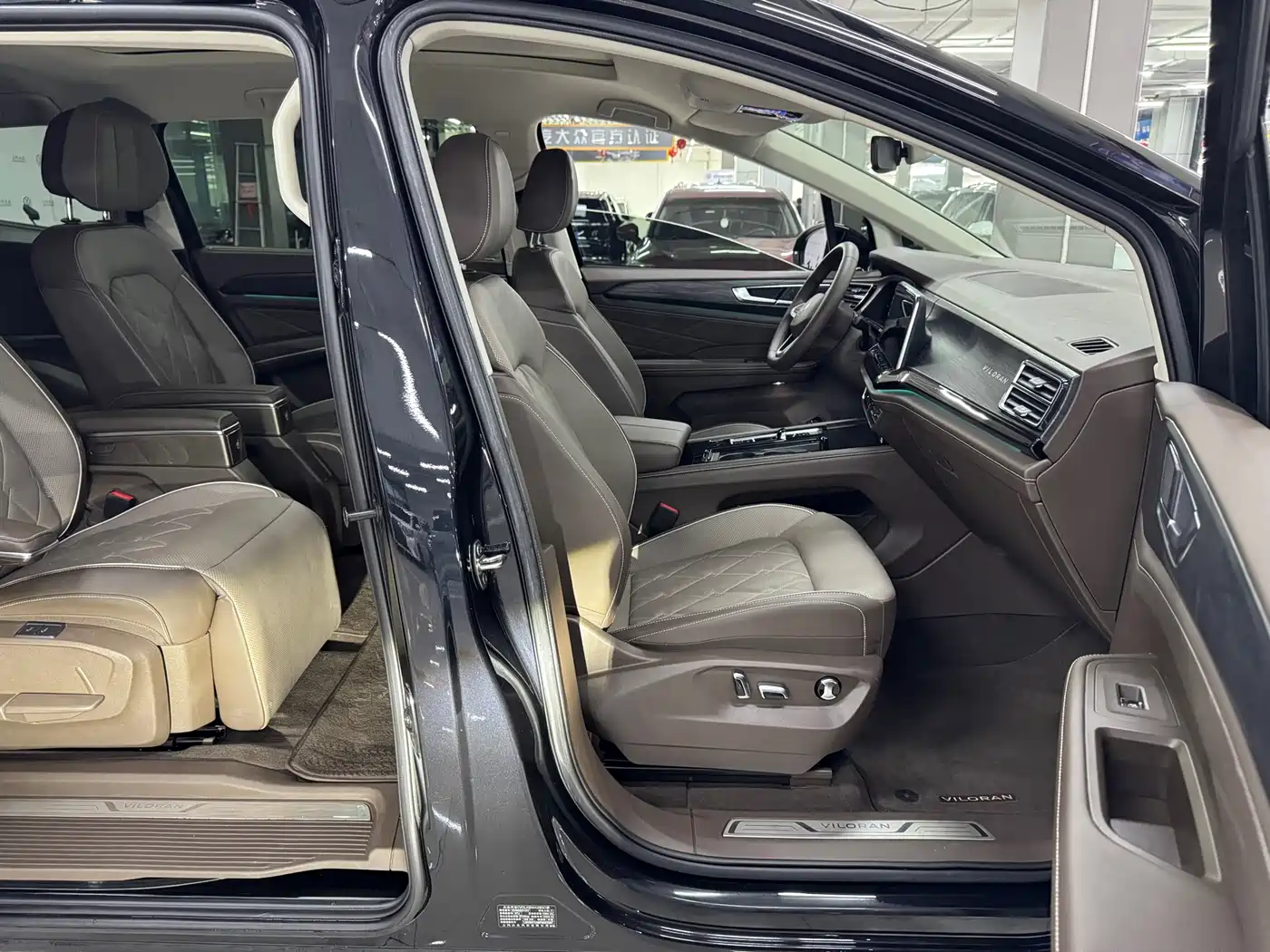 Volkswagen Viloran 2024 380TSI Executive Edition фото 13