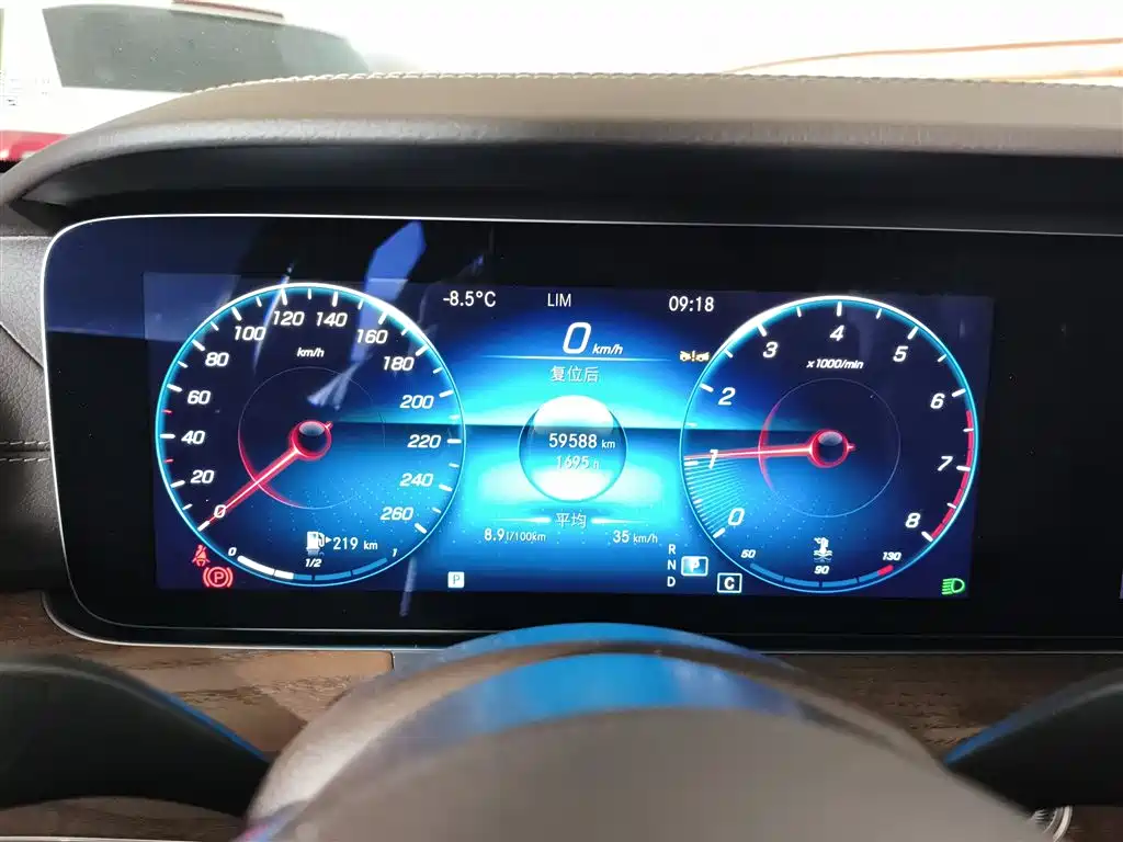 Mercedes-Benz E-Class 2023 E 260 L 4MATIC фото 4