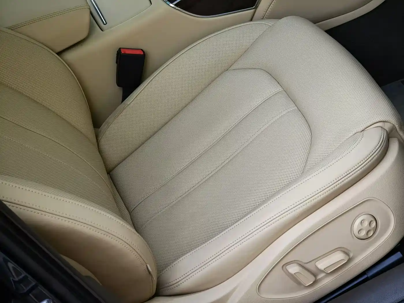 Audi A6L 2012 50 TFSI quattro Luxury фото 15