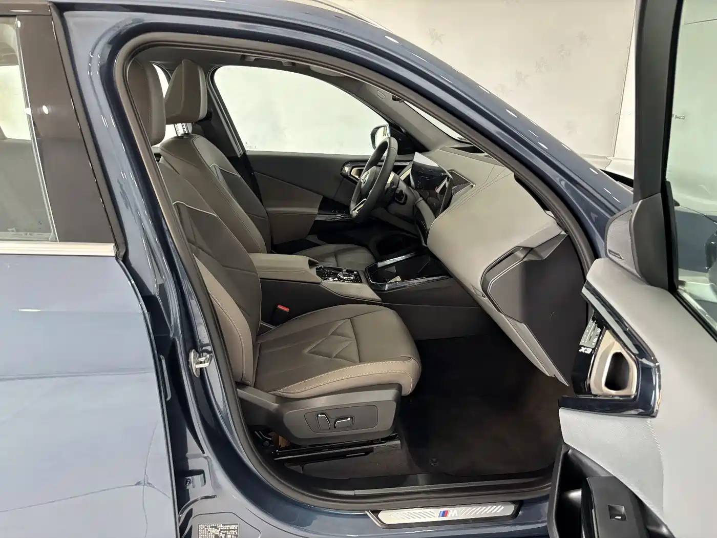 BMW X3 2025 xDrive30L Premium Model M Sport Black Package фото 28