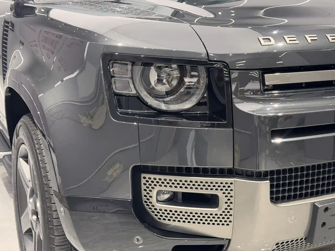Land Rover Defender 2023 Facelift 110 3.0T P400 X-DYNAMIC HSE фото 6