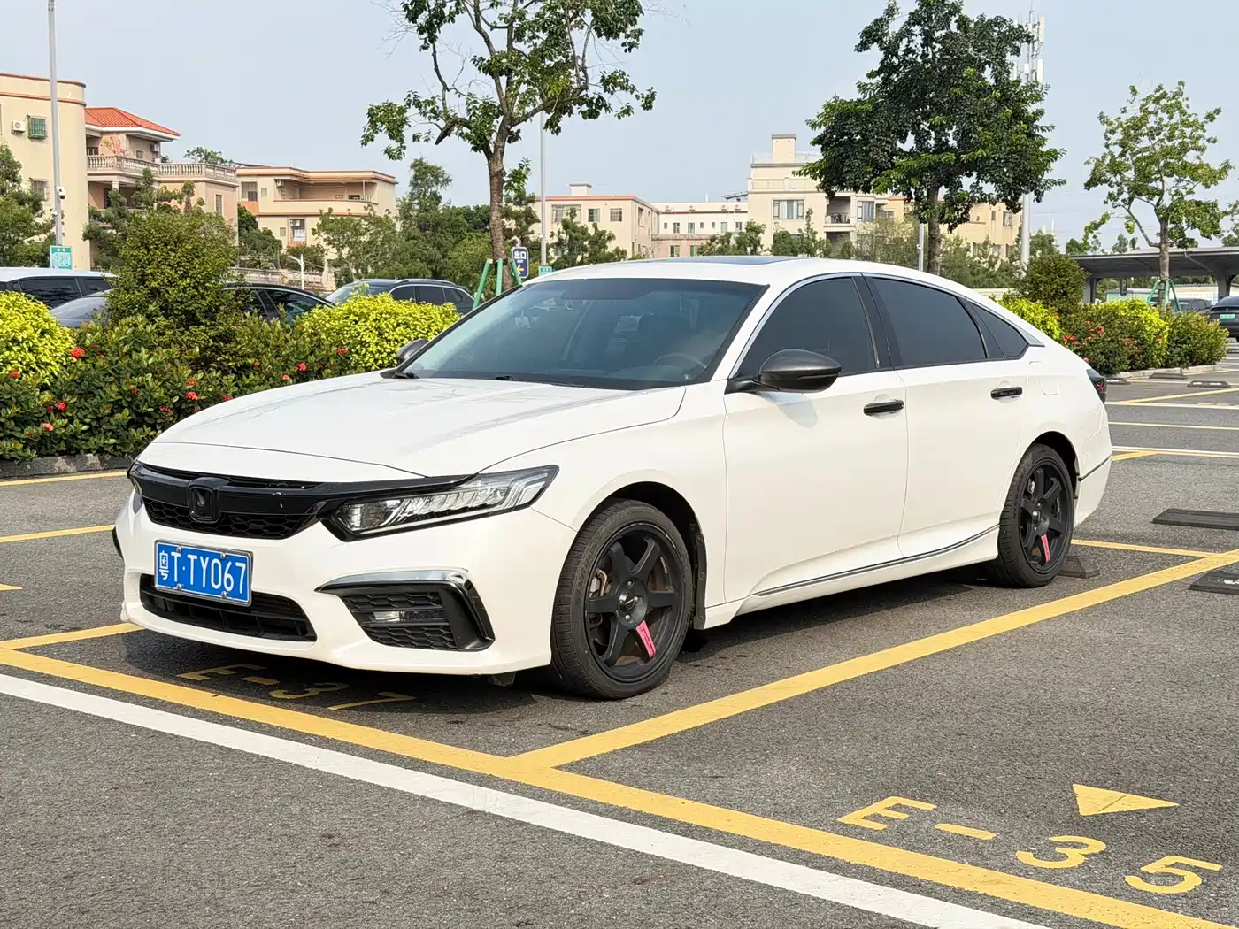 Photo 1 - Honda Inspire