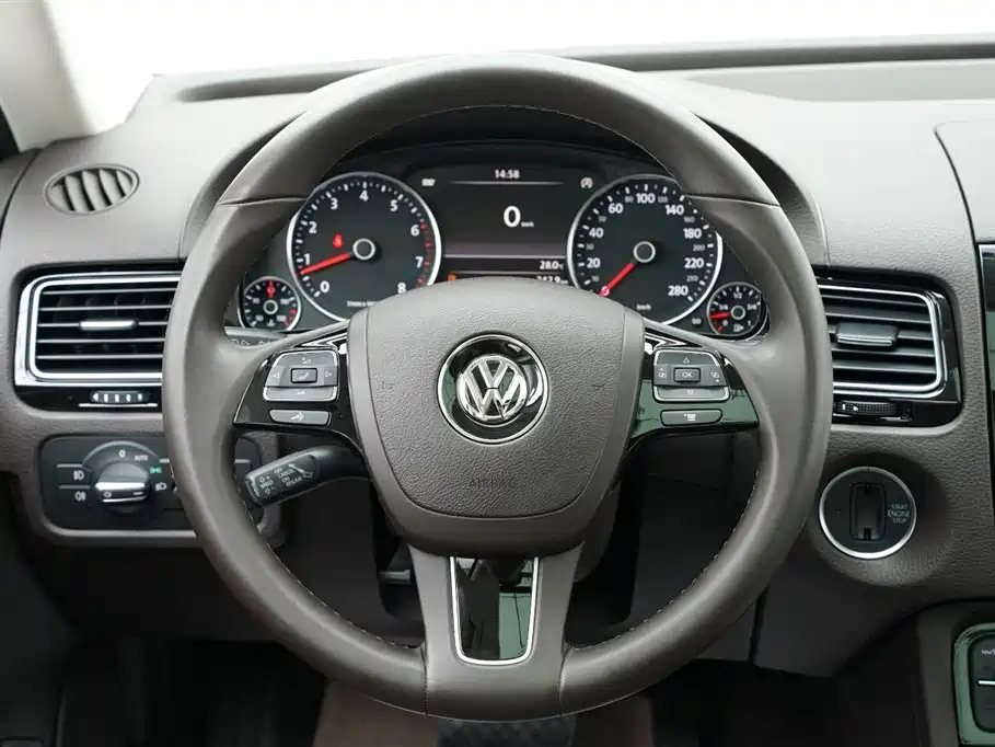 Volkswagen Touareg 2017 3.0TSI Explorer Edition фото 14