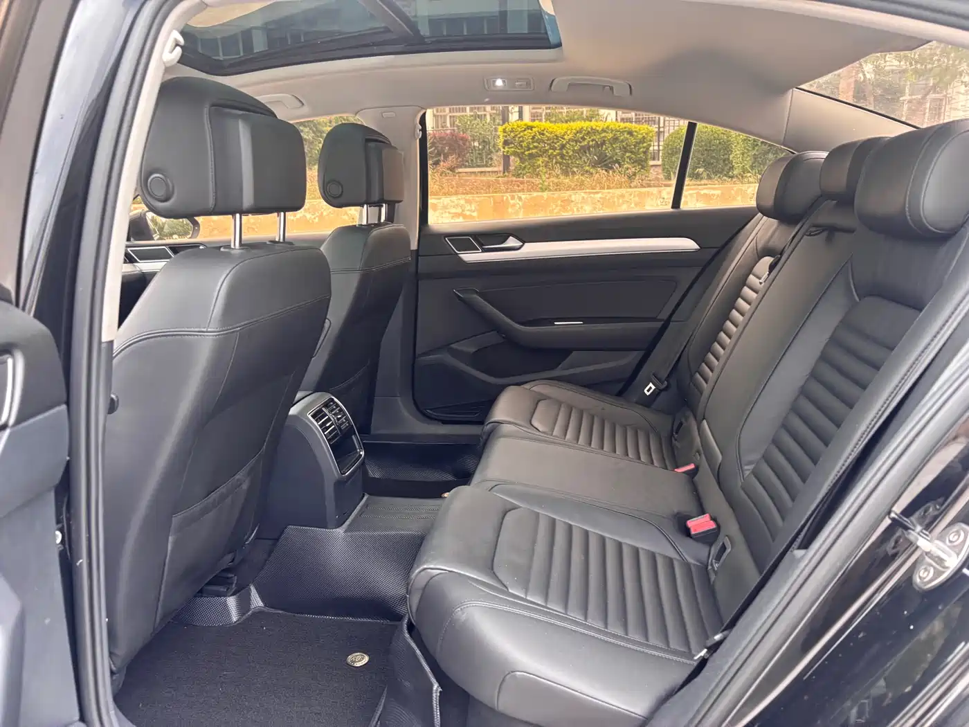 Volkswagen Magotan 2017 330TSI DSG Leading фото 12