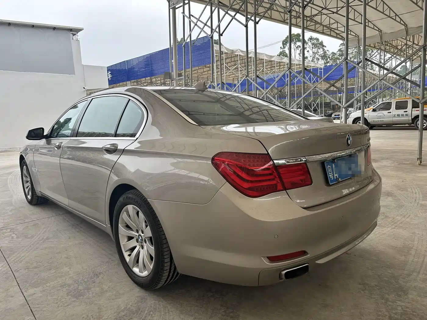 BMW 7 Series 2009 Model 740Li Leading Edition фото 13
