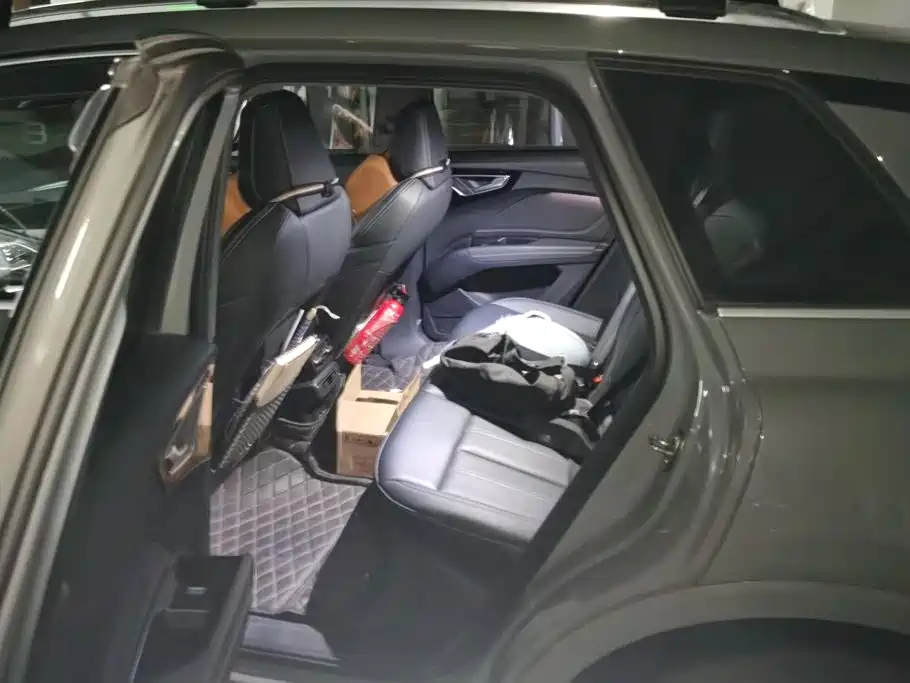 Audi Q4 e-tron 2025 2024 40 e-tron Pioneer Edition