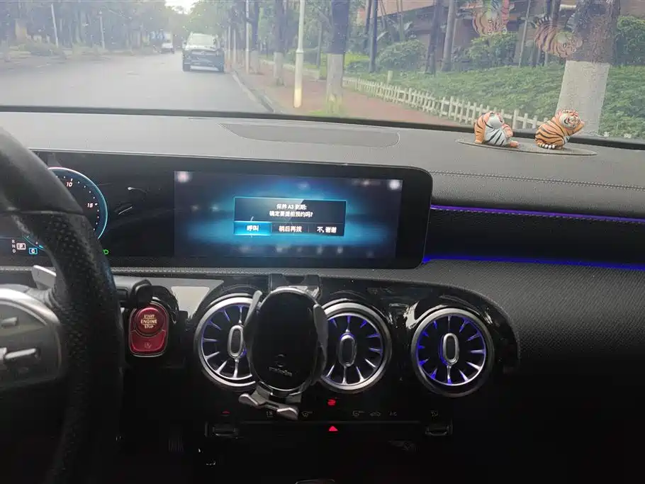 Mercedes-Benz A-Class 2019 Facelift A 200 L Sports Sedan фото 13