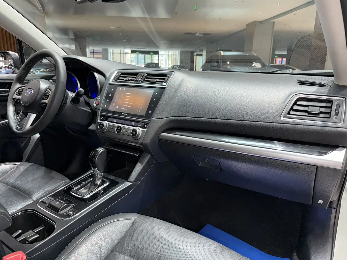 Subaru Legacy 2017 2.5i AWD Glory Edition фото 16