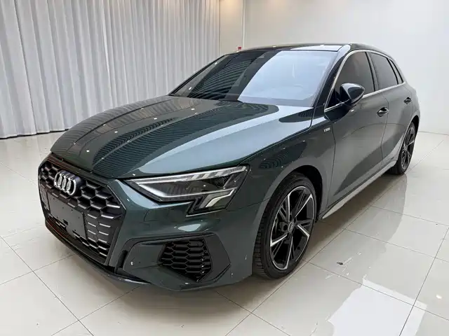 Audi A3 2023 Facelift Sportback 35 TFSI Fashion Sport — фото 1