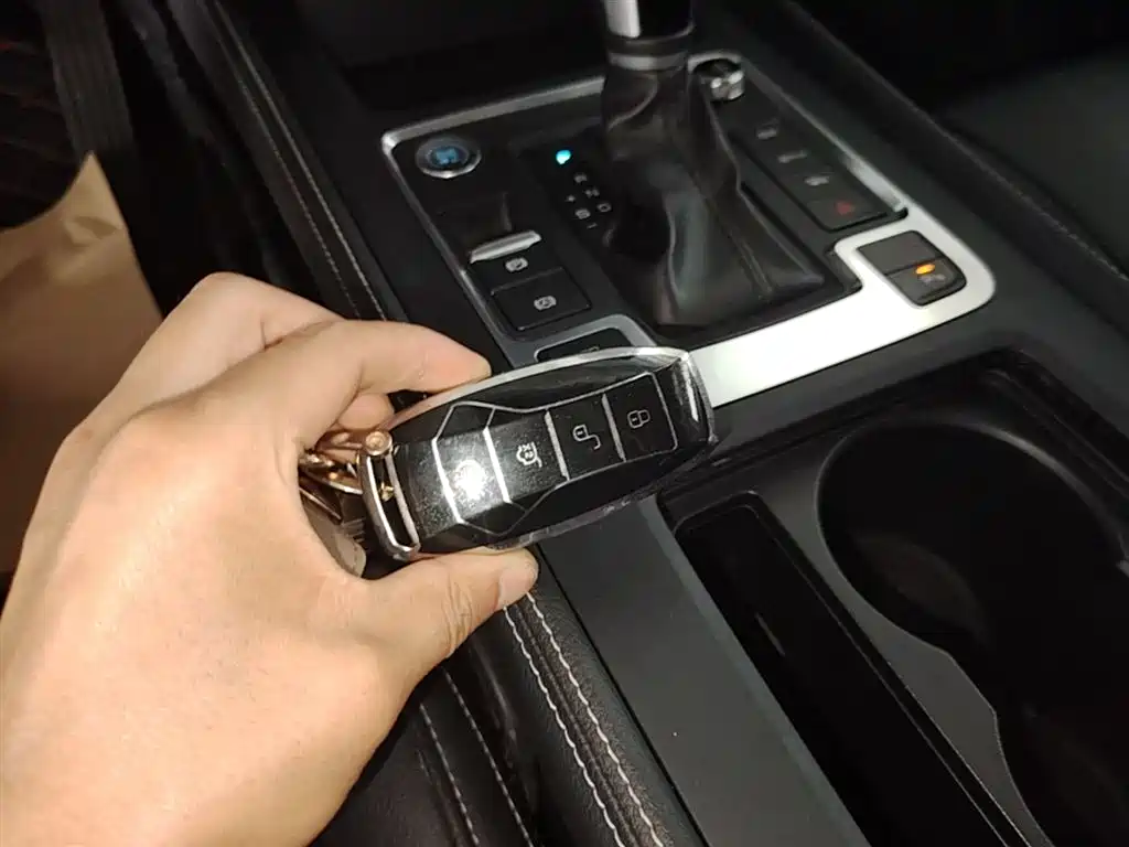BYD Tang 2018 2.0T Automatic Smart Connection Noble Edition 7-Seater China V фото 9