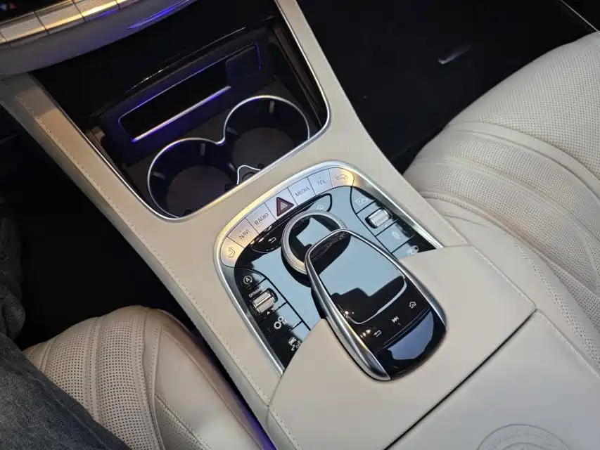 Mercedes-Benz S-Class AMG 2018 AMG S 63 4MATIC+ Coupe фото 11