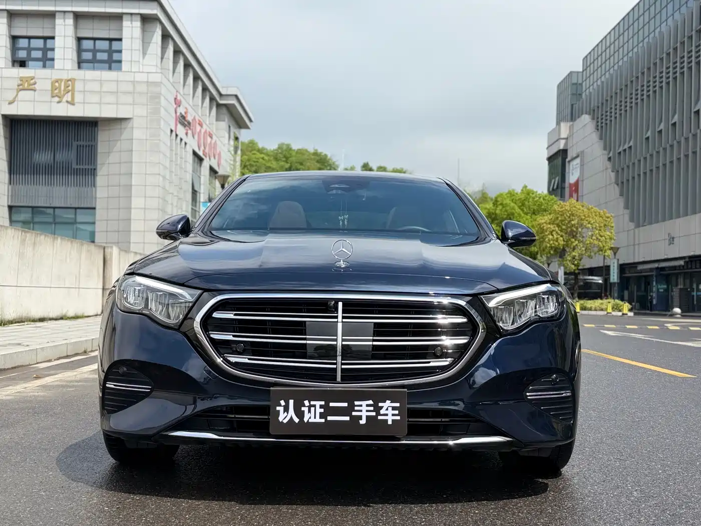Mercedes-Benz E-Class 2024 Model E 260 L фото 2
