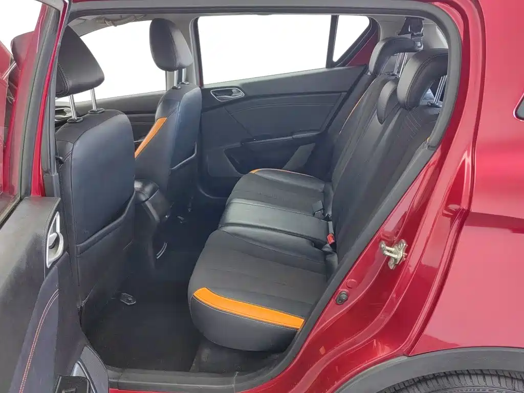 Photo 15 - Baojun 310