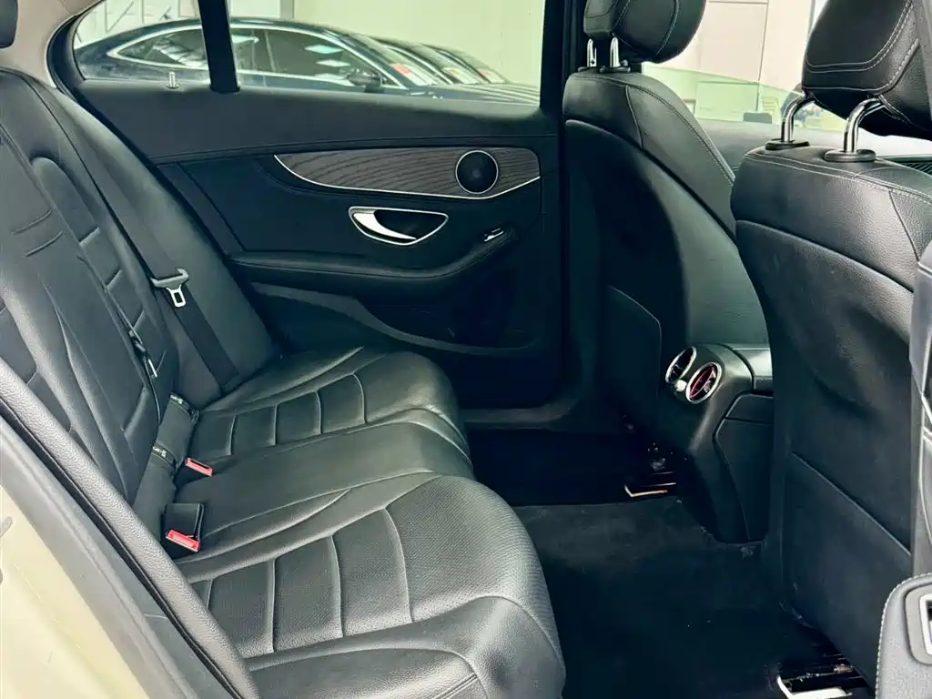 Mercedes-Benz C-Class 2015 Facelift C 180 L Sport фото 26