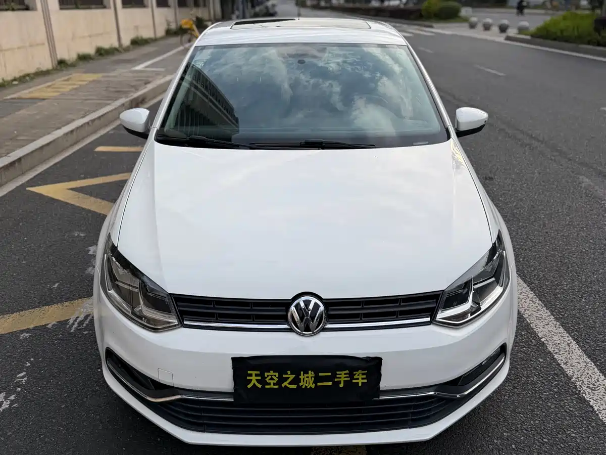Volkswagen Polo 2016 1.6L Automatic Comfort фото 2