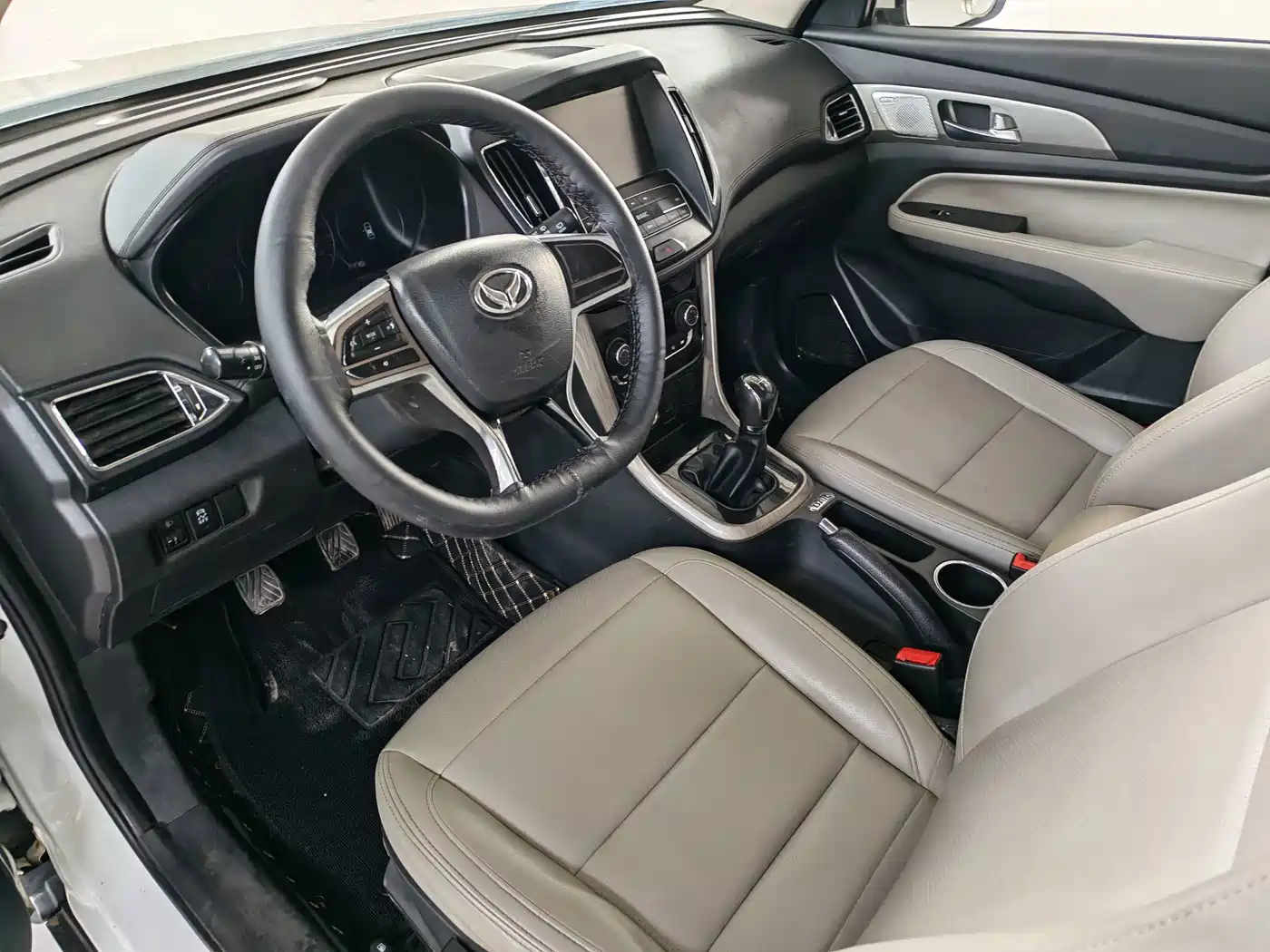 BAIC Huansu S5 2018 2017 1.3T Manual Luxury
