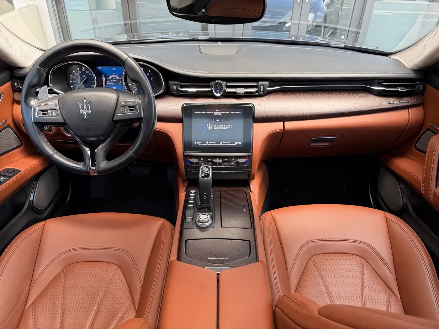 Фото 10 - Maserati Quattroporte