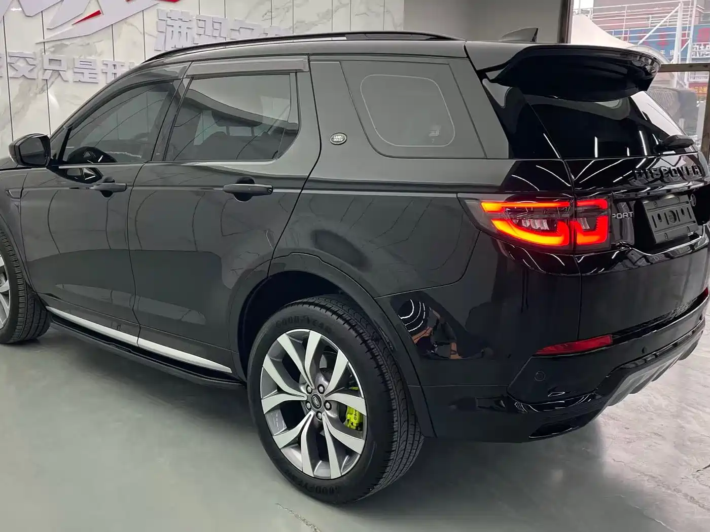 LAND ROVER DISCOVER SPORTS