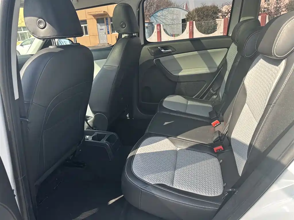 Škoda Yeti 2016 1.4TSI DSG Forward Edition фото 5