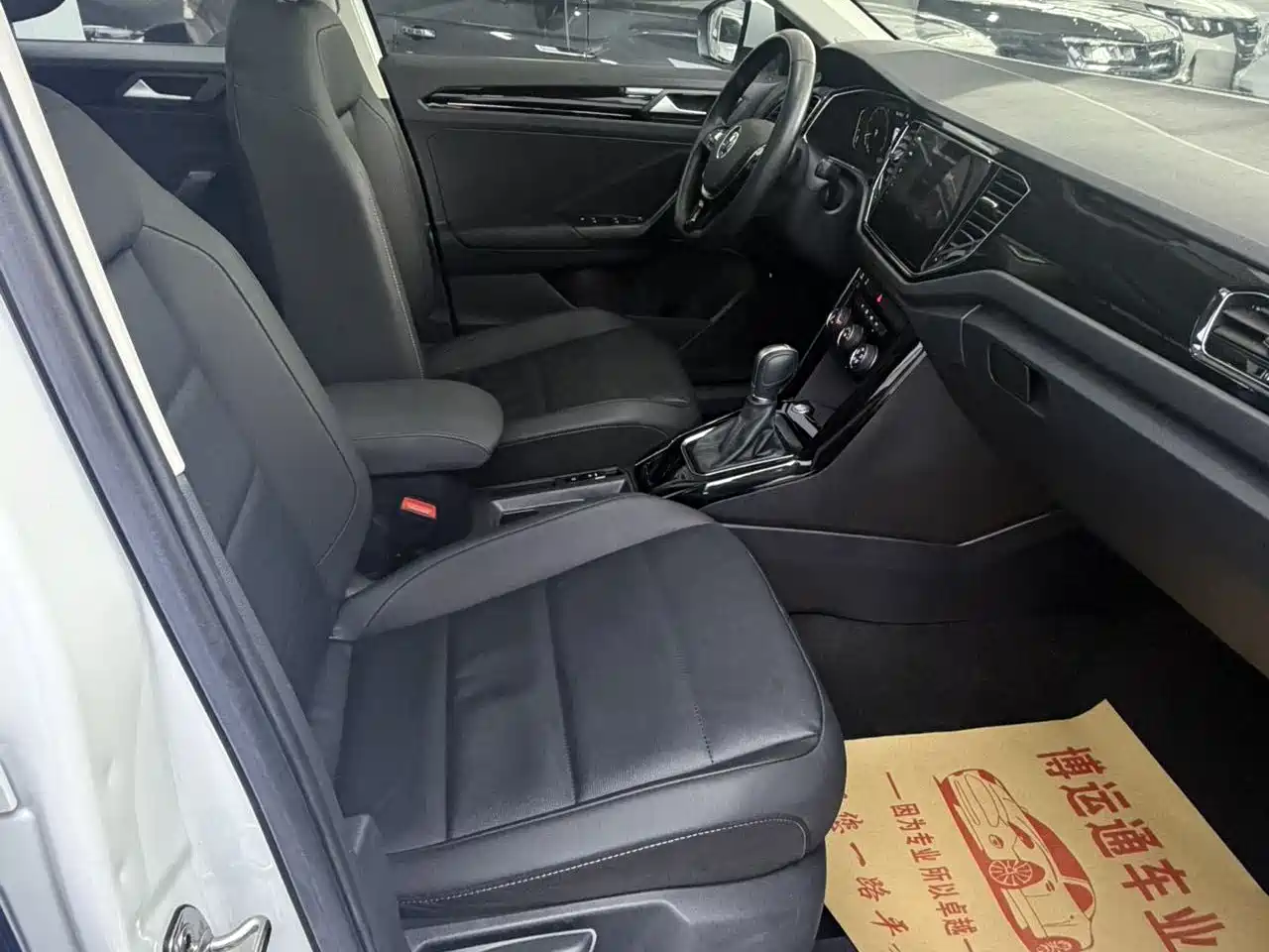 Volkswagen T-ROC 2021 Facelift 280TSI DSG 2WD Elite Smart Connect Edition фото 17