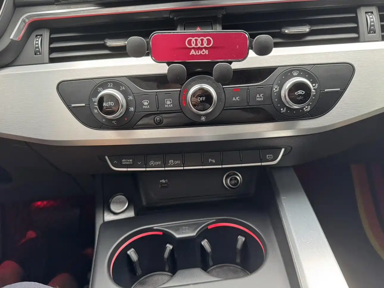 Audi A4L 2020 40 TFSI Fashion Dynamic Edition фото 15