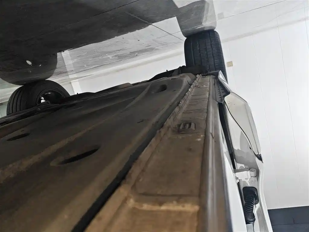 Volkswagen Tiguan L 2021 330TSI Automatic 2WD R-Line Premium фото 21