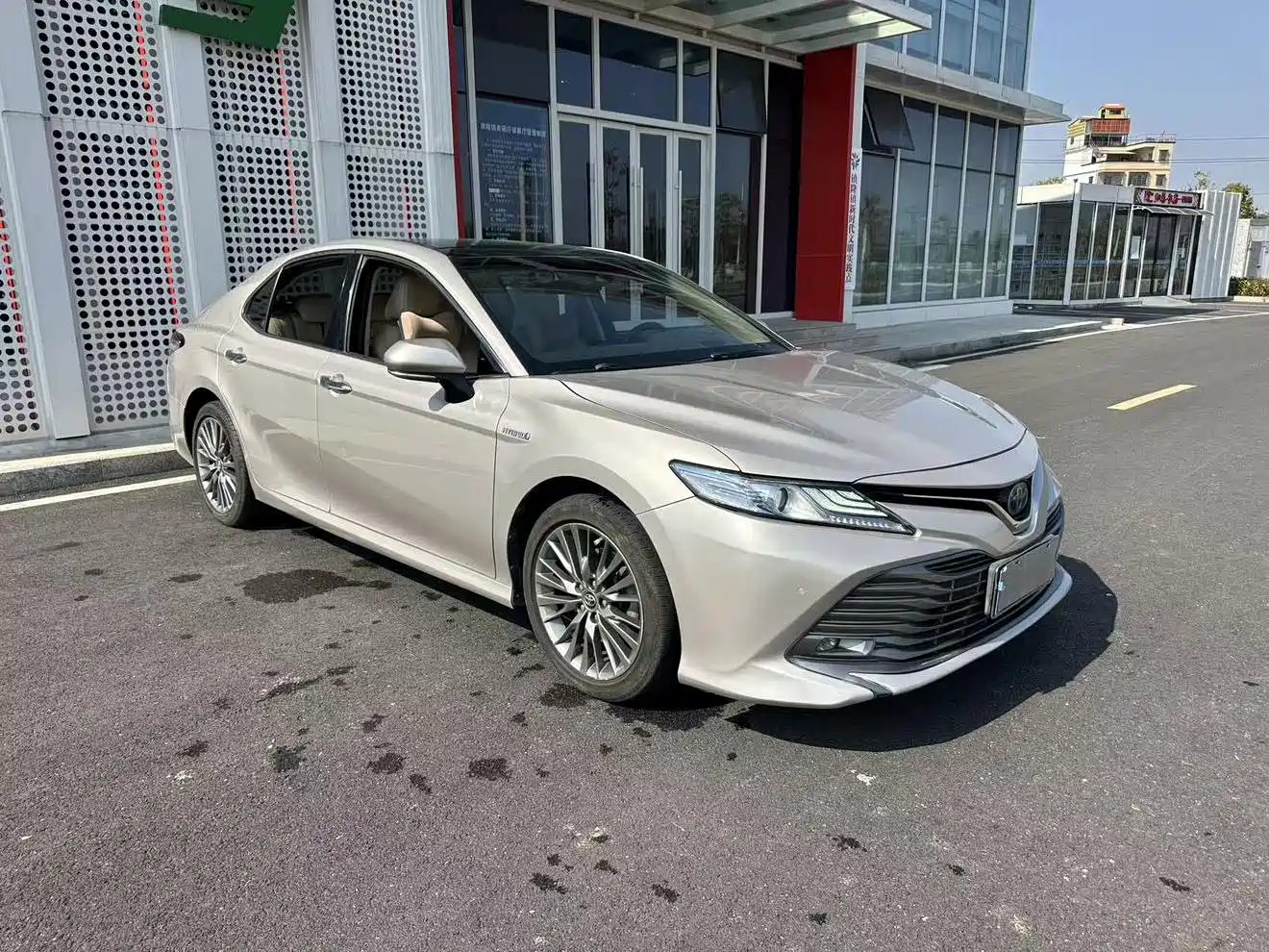 Toyota Camry 2018 Hybrid 2.5HG Luxury Edition фото 21