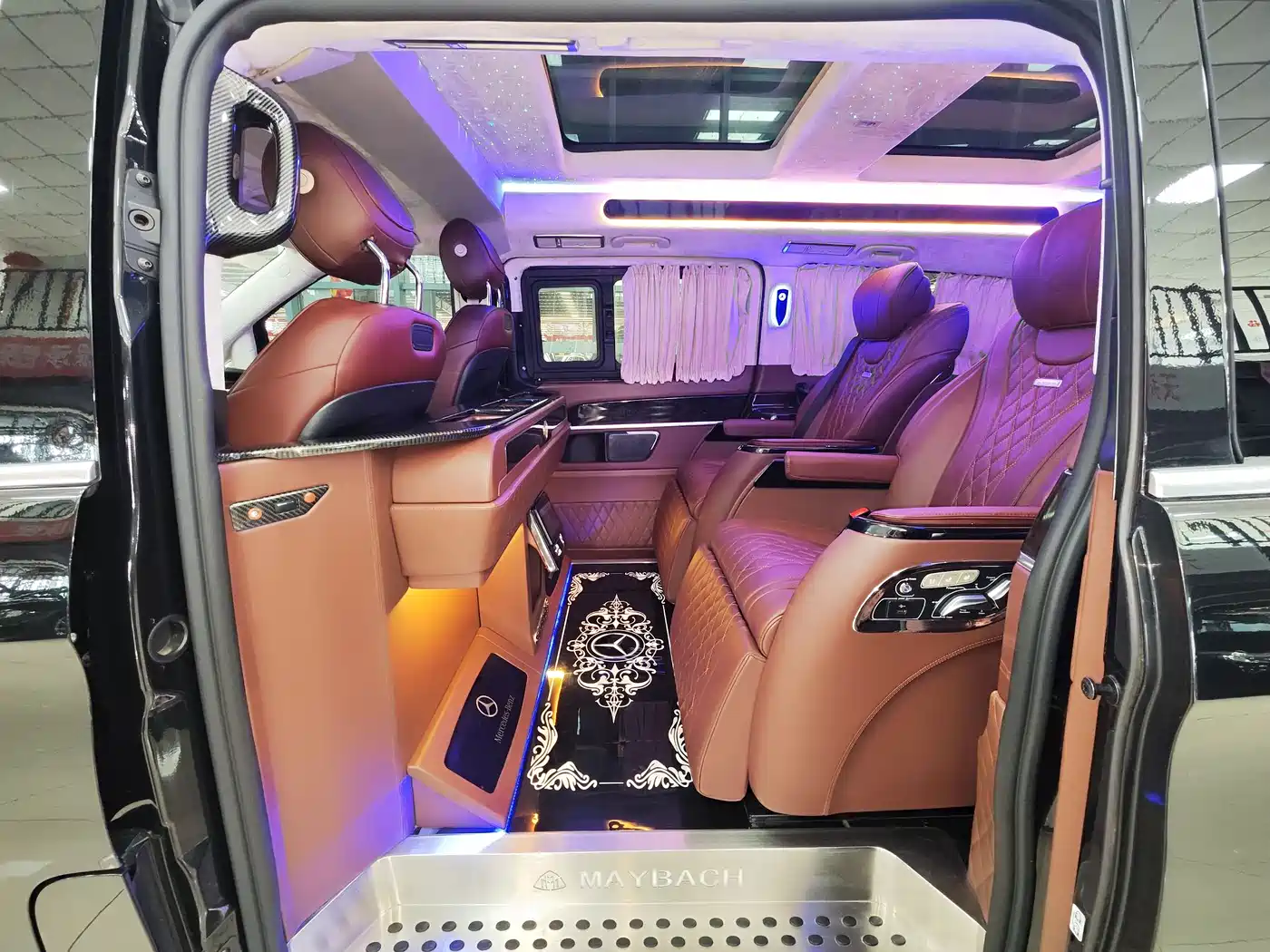 Mercedes-Benz V-Class 2018 V 260 L Premium Long Wheelbase Edition China VI фото 8