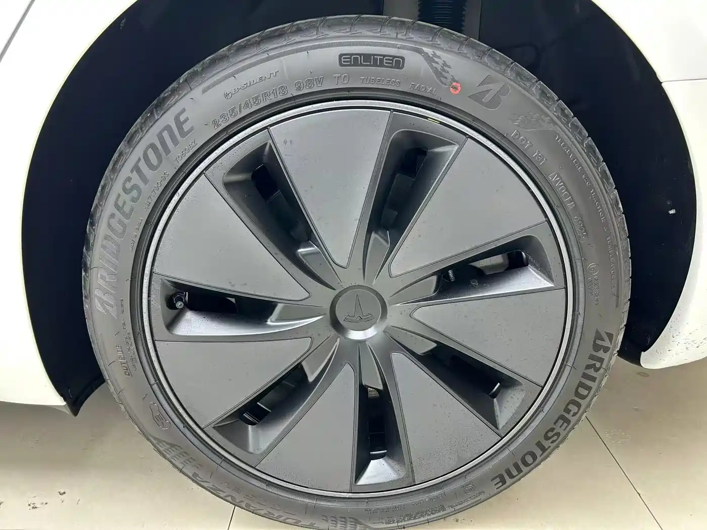Tesla Model 3 2025 Model Rear-Wheel Drive Edition фото 8