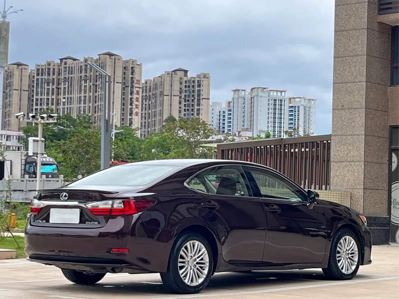 Фото 7 - Lexus ES
