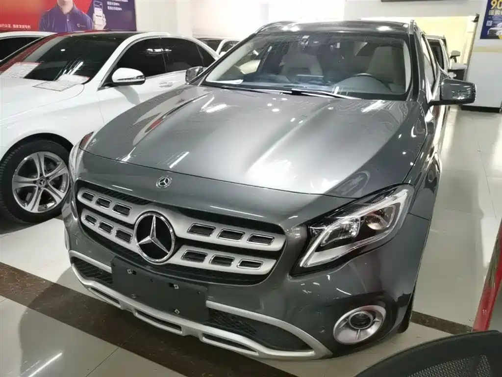 Mercedes-Benz GLA 2017 GLA 220 4MATIC Fashion