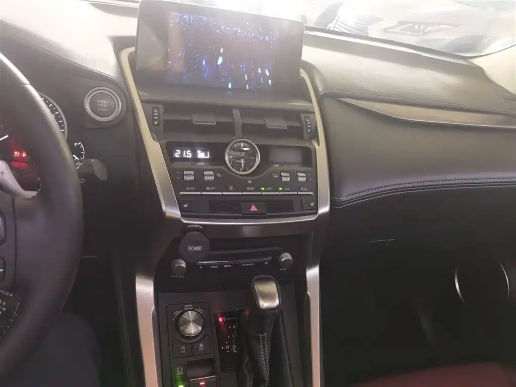 Lexus NX 2017 200 AWD Sharp Style Edition фото 5