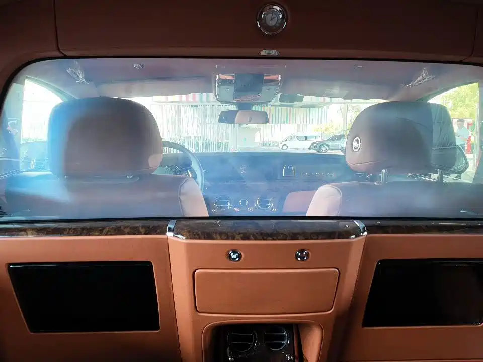 Фото 10 - Rolls-Royce Phantom