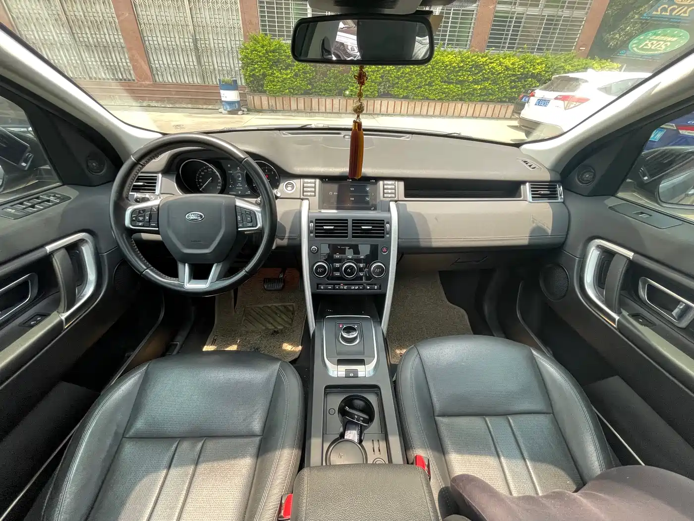 Land Rover Discovery Sport 2018 240PS SE Edition фото 11