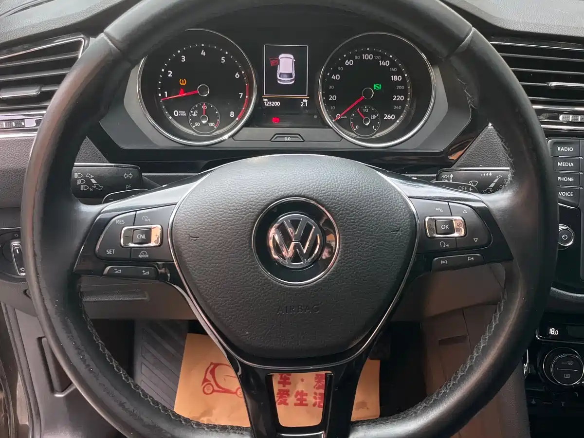 Volkswagen Tiguan L 2018 330TSI Automatic 2WD Comfort Edition фото 9