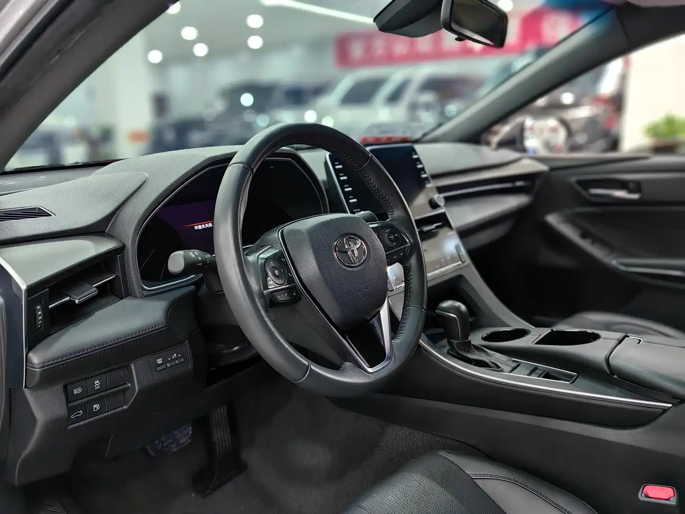 Toyota Avalon 2022 2.0L Luxury Edition фото 9