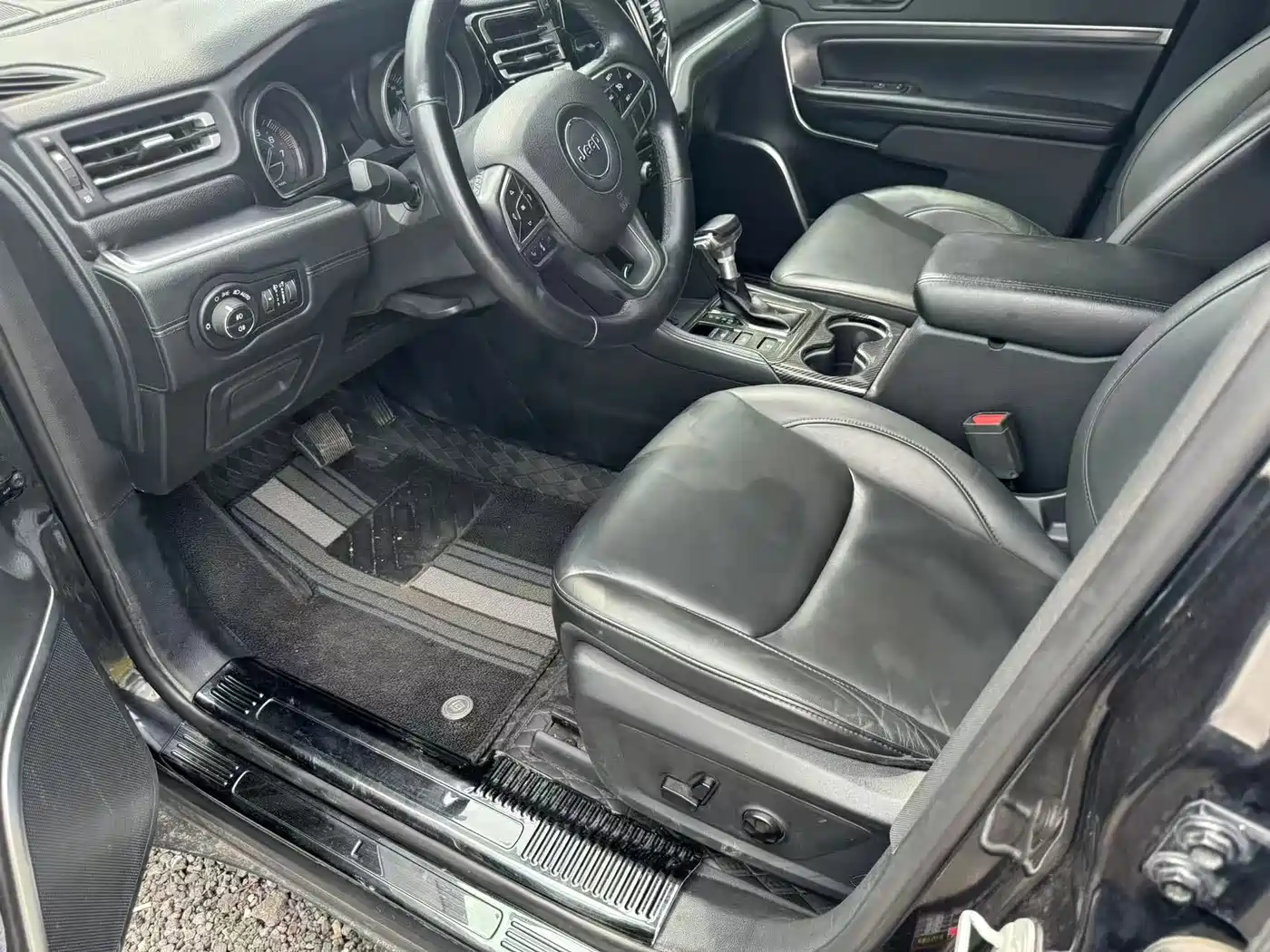 Jeep Grand Commander 2019 2018 2.0T 4WD Joy Edition (China VI)