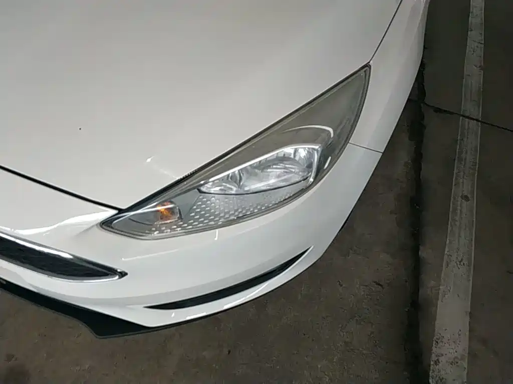 Фото 24 - Ford Focus