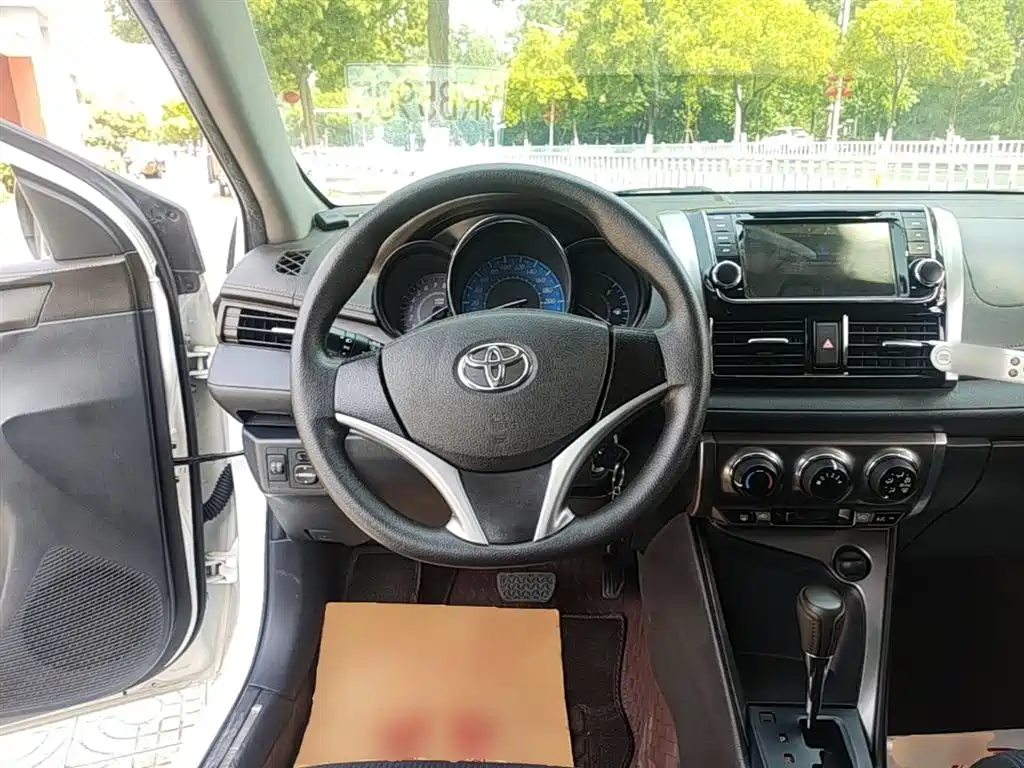 Toyota YARiS L Zhi Xuan 2015 1.5E Auto Charming Edition фото 11